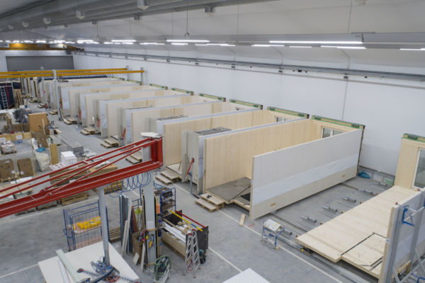 Produktion der Timber Homes Holzraummodule